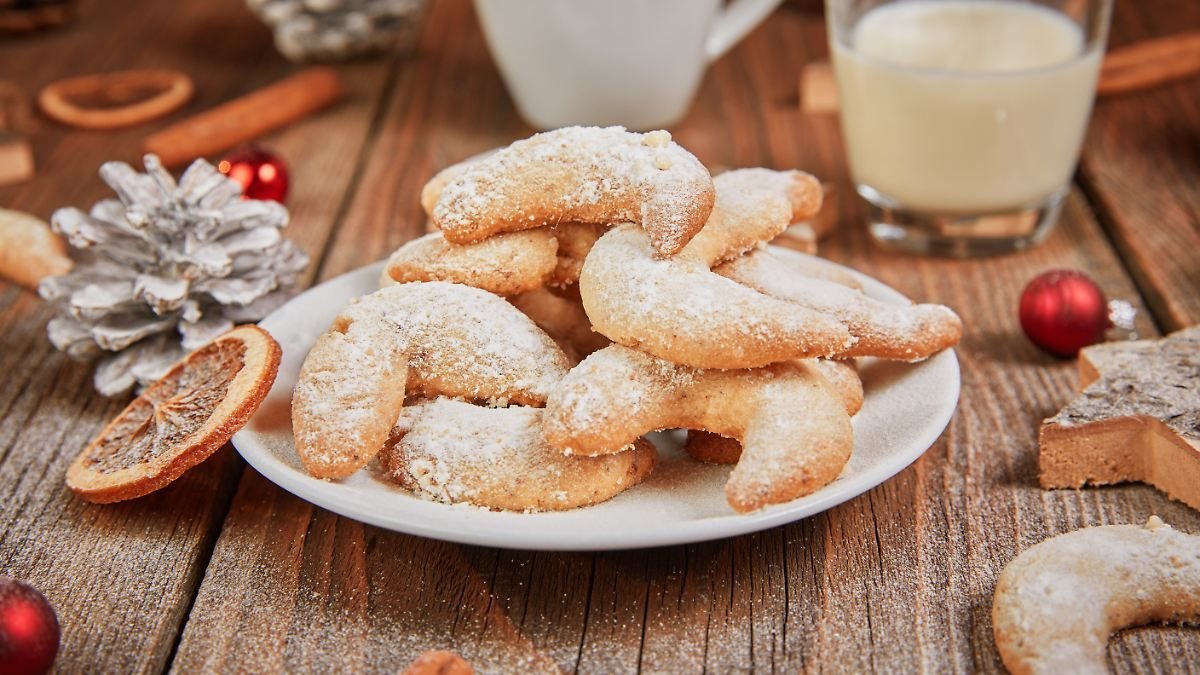 Domácí vánoční cukroví, které spojuje rodinu: rohlíčky a linecké 4 Domácí vánoční cukroví, které spojuje rodinu: rohlíčky a linecké