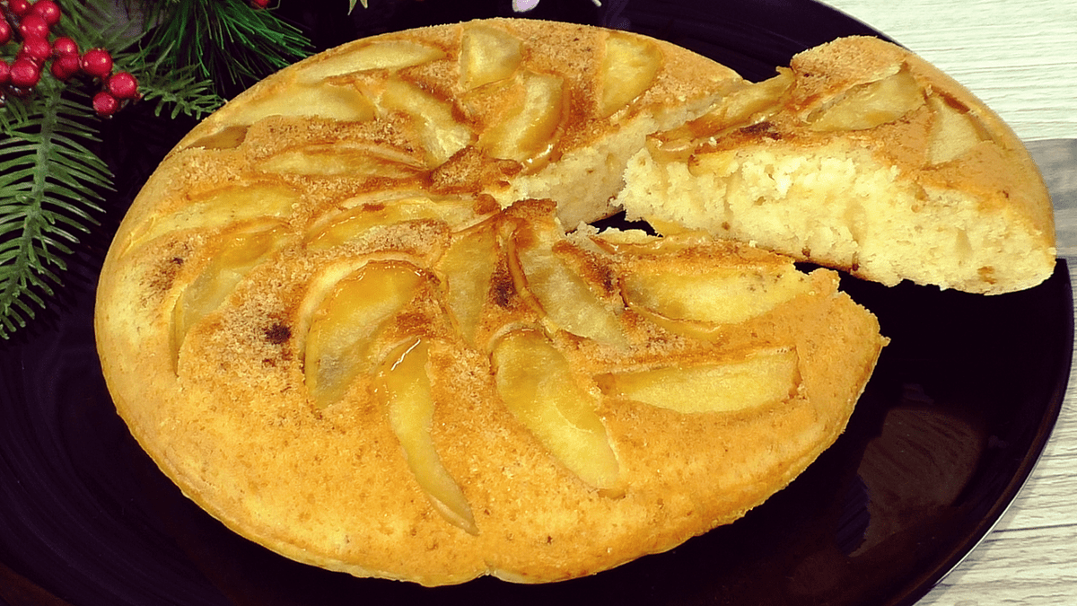 Jablečný koláč bez trouby: hotový za 26 minut — voňavější než z jakékoli cukrárny