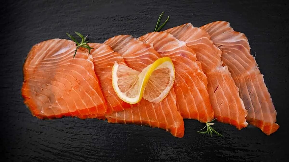 Uzený losos před Vánoci: vítěz testu chutná skvěle, ale levnější volby mile překvapí