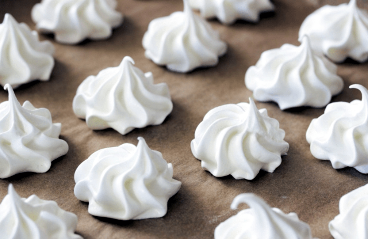 Sněhové pusinky: bílky, cukr a citronová šťáva krok za krokem