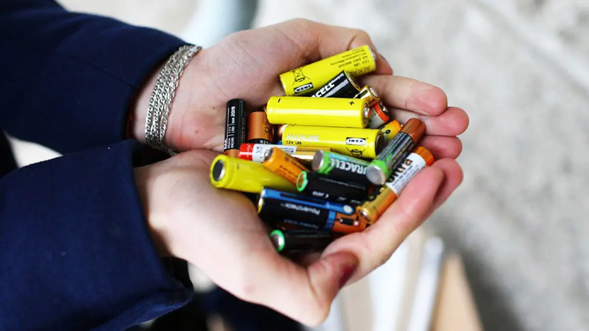 Máte doma použité baterie? Máte poklad: proč a jak je recyklovat s tímto nápadem