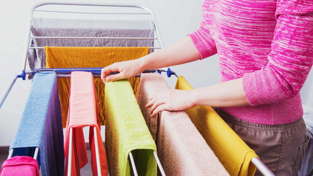 Japonská metoda rychlého sušení prádla v zimě. V domě se nehromadí vlhkost
