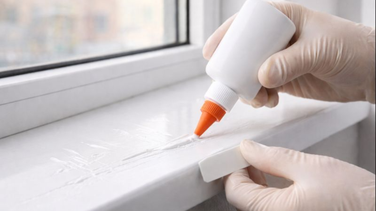 Plastový parapet bude jako nový bez výměny: jak odstranit hluboké škrábance 2 Plastový parapet bude jako nový bez výměny: jak odstranit hluboké škrábance