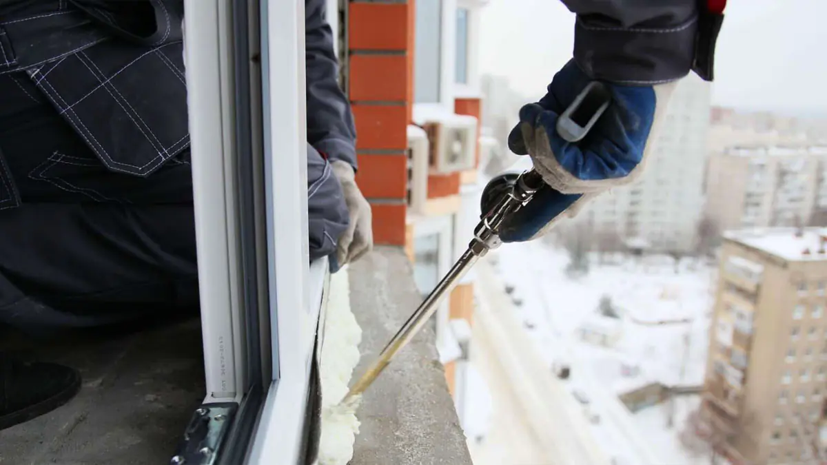 Energetický expert nedoporučuje instalaci oken s trojsklem – a existuje pro to dobrý důvod