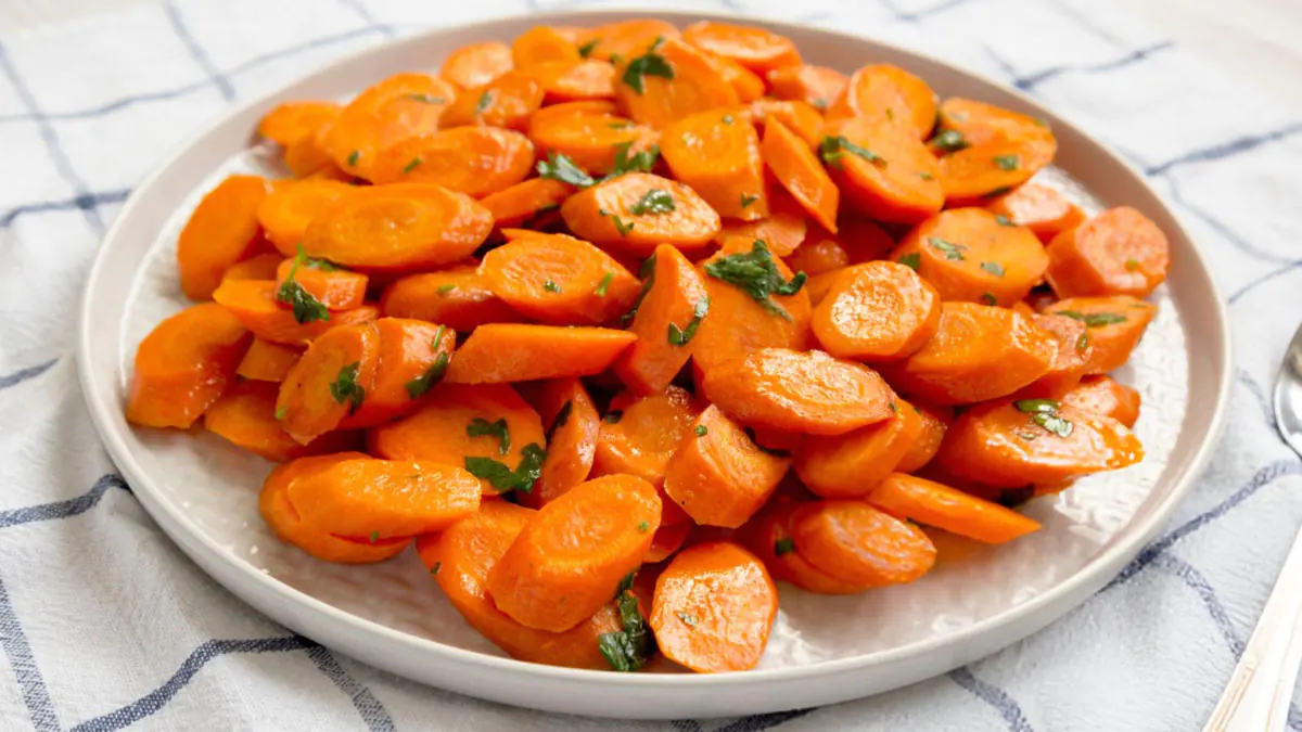 Rychlá příloha: Klasická mrkev a zelenina