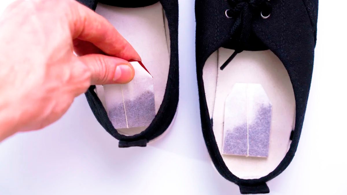 Jak se zbavit nepříjemného zápachu v botách pomocí domácích prostředků