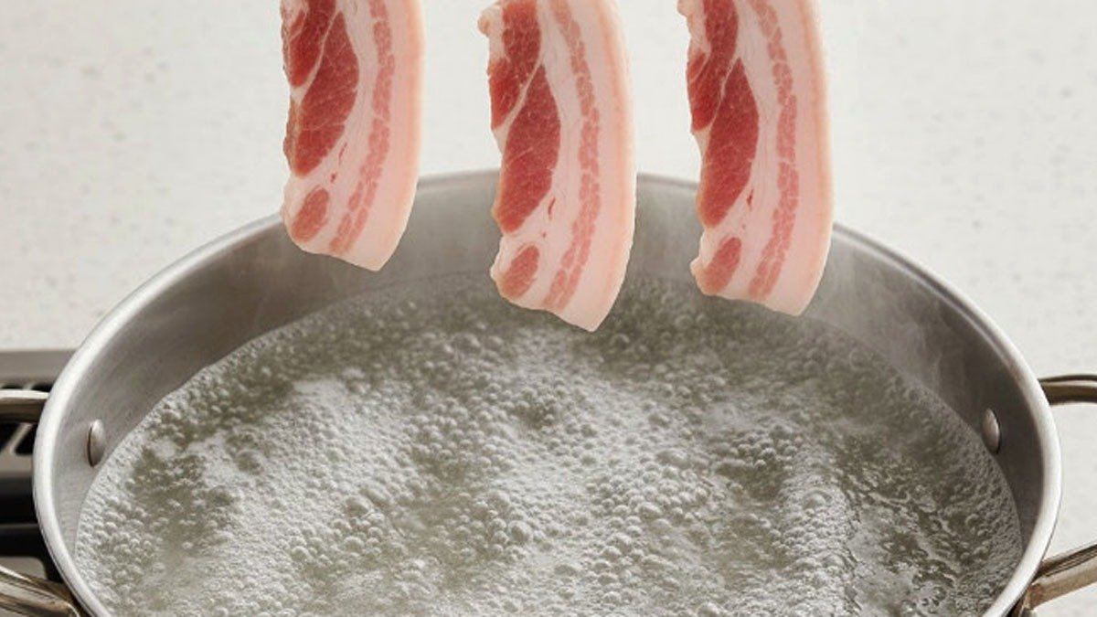 Už žádné pečení vepřového břicha – stačí ho vložit do vroucí vody. Výsledek vás donutí přemýšlet, proč jste to nikdy předtím nedělali 11 Už žádné pečení vepřového břicha – stačí ho vložit do vroucí vody. Výsledek vás donutí přemýšlet, proč jste to nikdy předtím nedělali