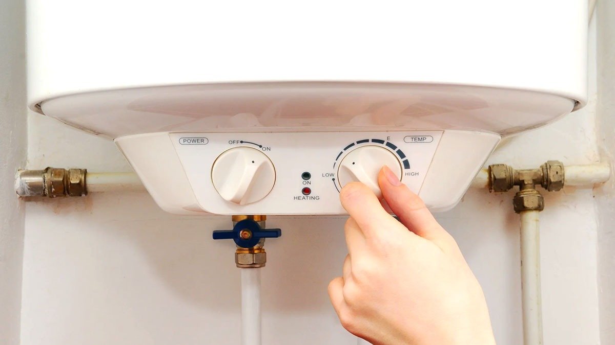 Necháváte zapnutý ohřívač vody, když se koupete? Mohl by explodovat – dodržujte tato bezpečnostní opatření
