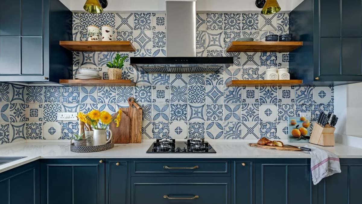 5 trendů v designu kuchyňských zástěn, které budou populární v roce 2026 12 5 trendů v designu kuchyňských zástěn, které budou populární v roce 2026