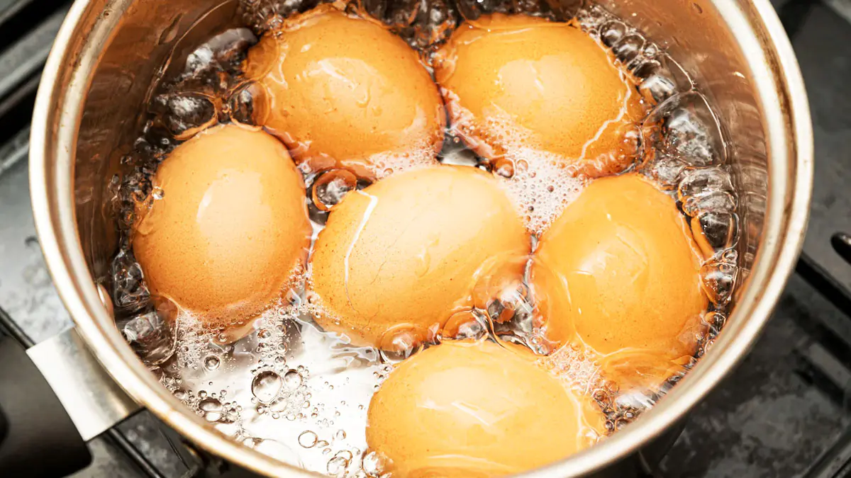 Vařená vejce nikdy nezalévejte studenou vodou – zapamatujte si to jednou provždy: Tady je správný způsob