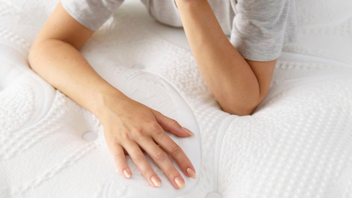 Před spaním si na matraci dejte alobal – tady je důvod, proč to mnoho lidí dělá 6 Před spaním si na matraci dejte alobal – tady je důvod, proč to mnoho lidí dělá