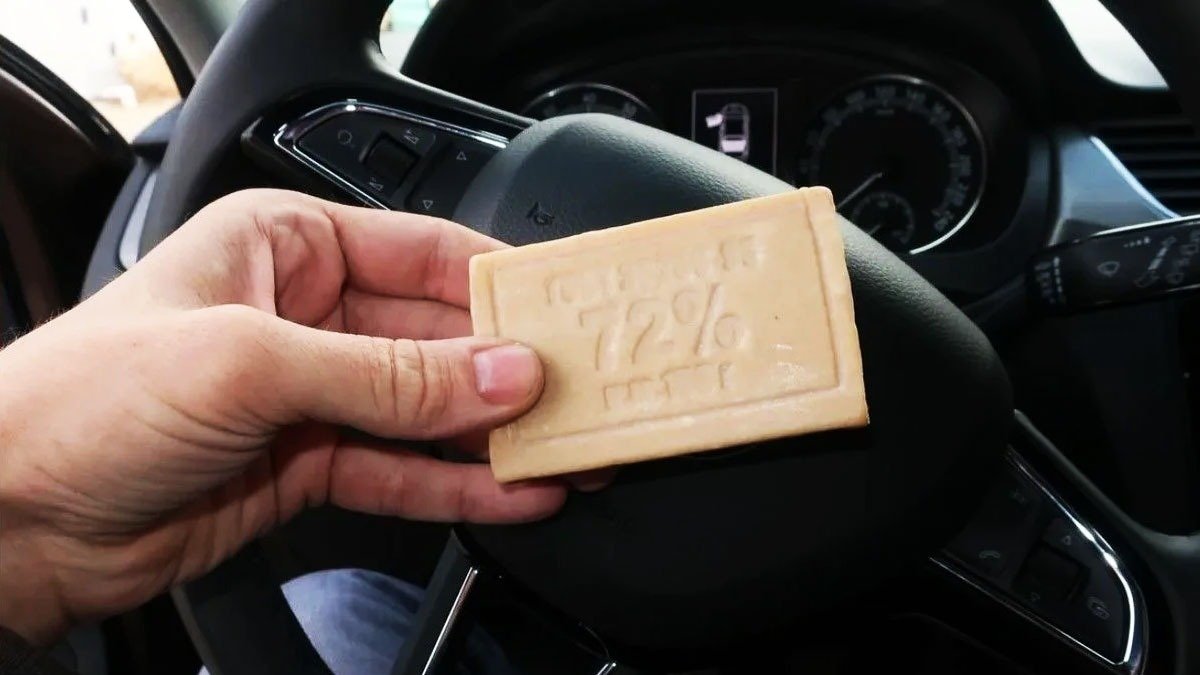 Mýdlo patří do auta: těchto 5 chytrých triků zná málokdo 15 Mýdlo patří do auta: těchto 5 chytrých triků zná málokdo