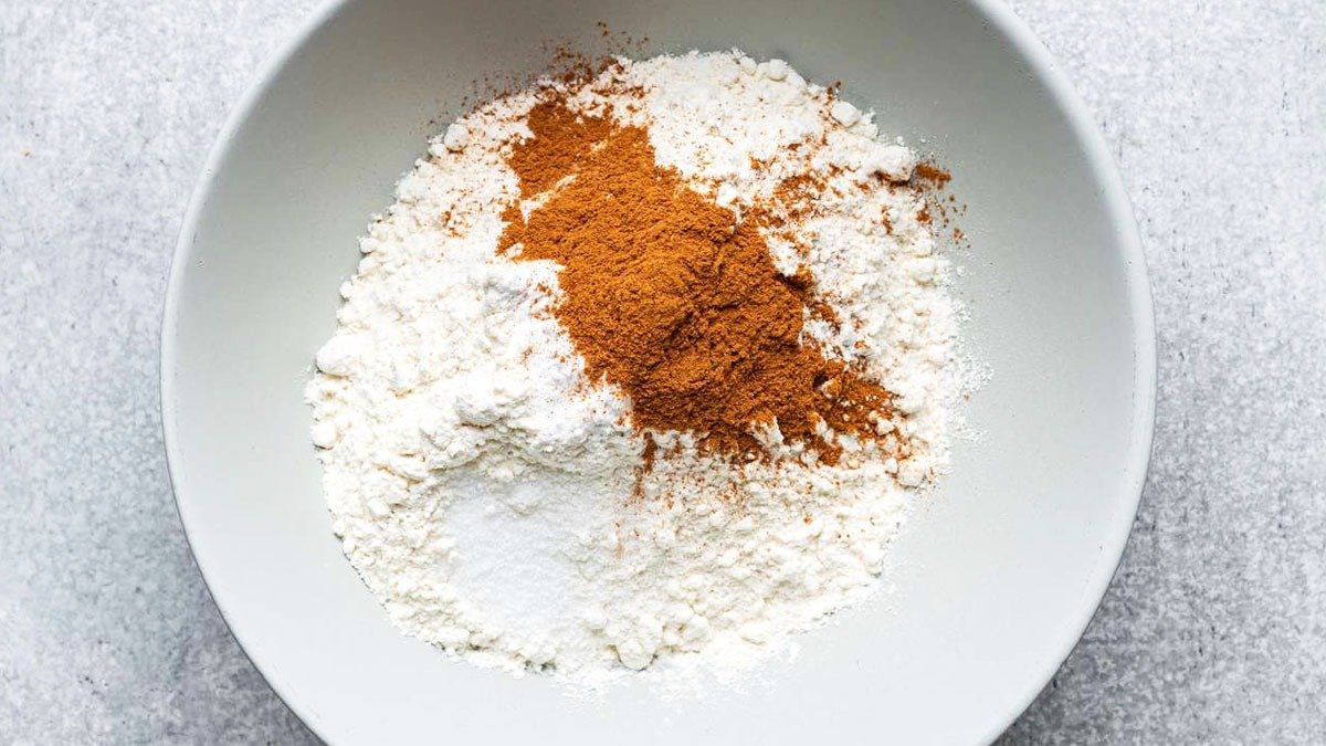 Míchání skořice s jedlou sodou: Co to dělá a proč se to doporučuje