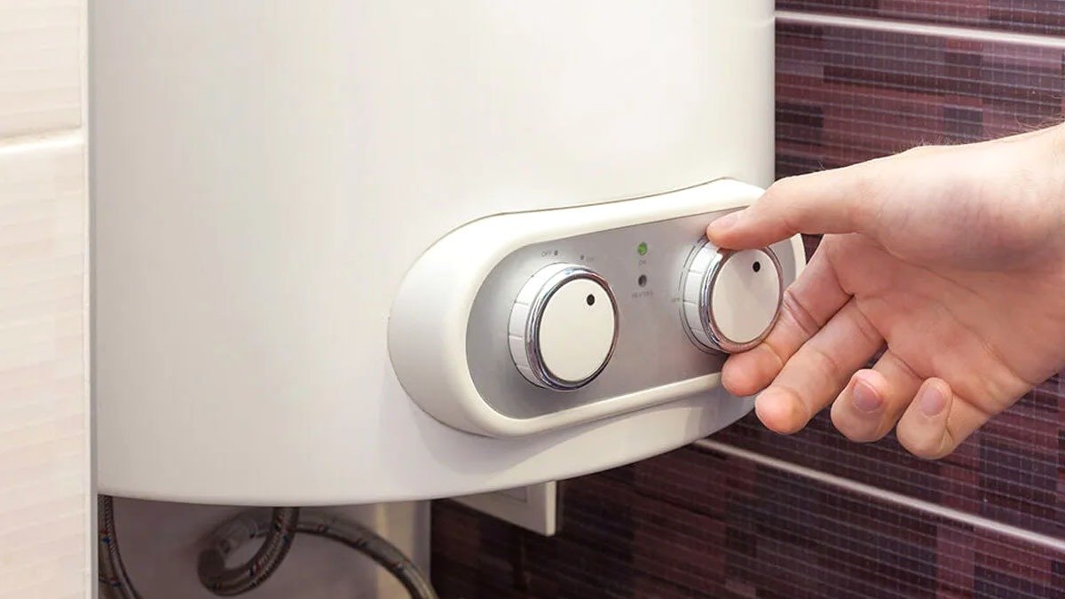 Necháváte zapnutý ohřívač vody, když se koupete? Mohl by explodovat – dodržujte tato bezpečnostní opatření