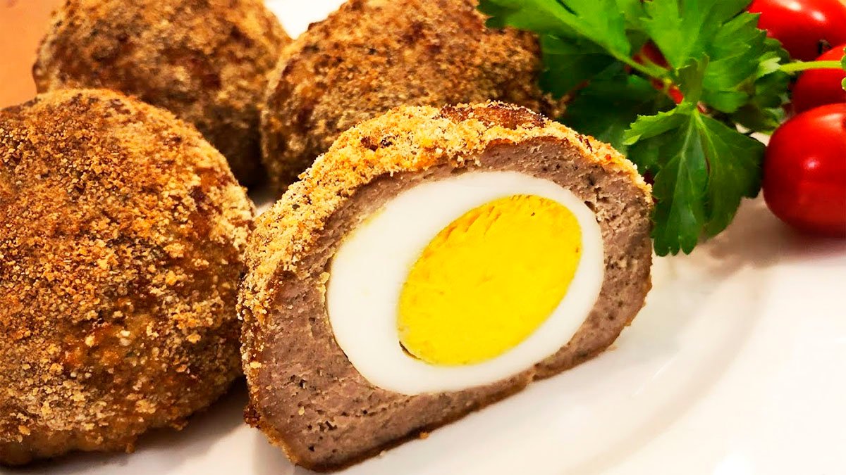 Obaluji vejce do masa a házím je na pánev. Stokrát lepší než masové kuličky z mletého masa