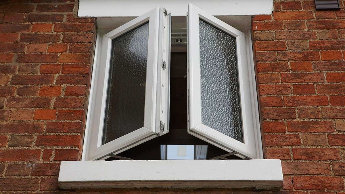 Čínský způsob, jak izolovat okna zdarma: funguje lépe než kterýkoli dvojsklo – teplo i při -40 °C