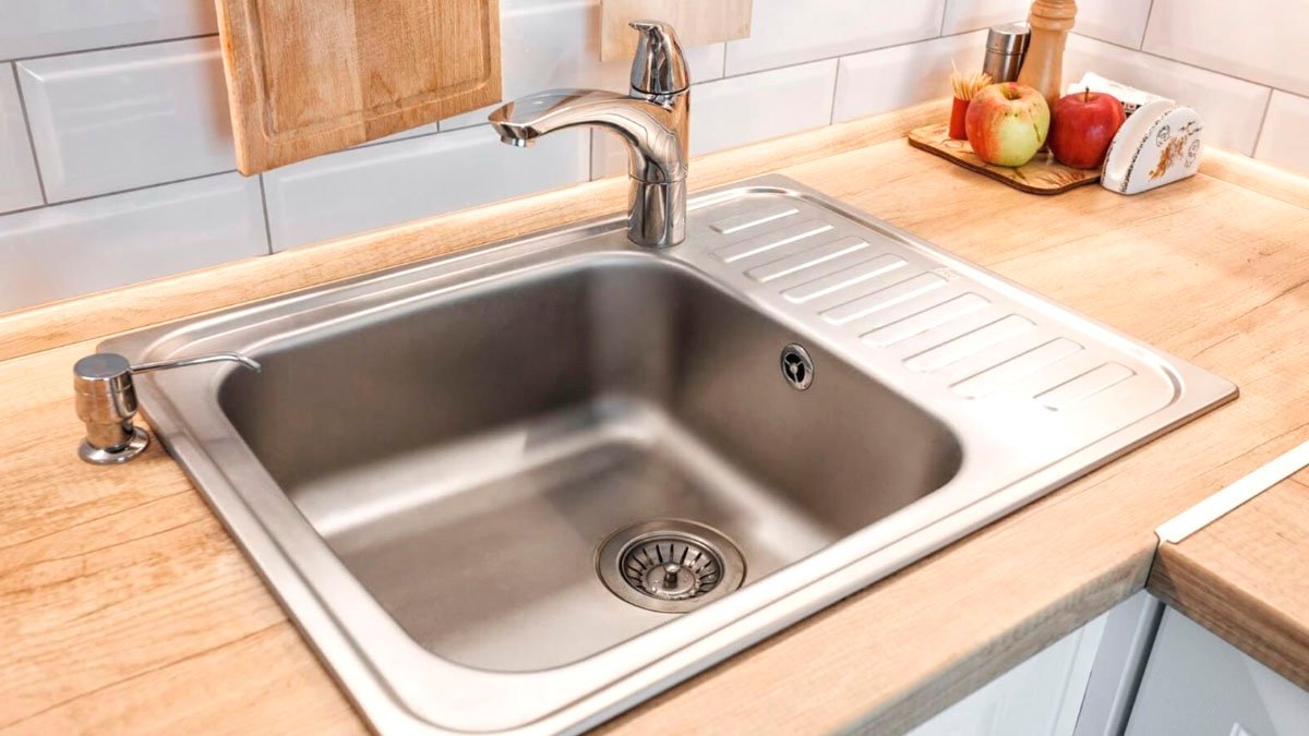 Kuchyň odhalí svůj hlavní trik: obyčejný sáček ukáže, jak dlouho může zůstat kohoutek čistý 6 Kuchyň odhalí svůj hlavní trik: obyčejný sáček ukáže, jak dlouho může zůstat kohoutek čistý