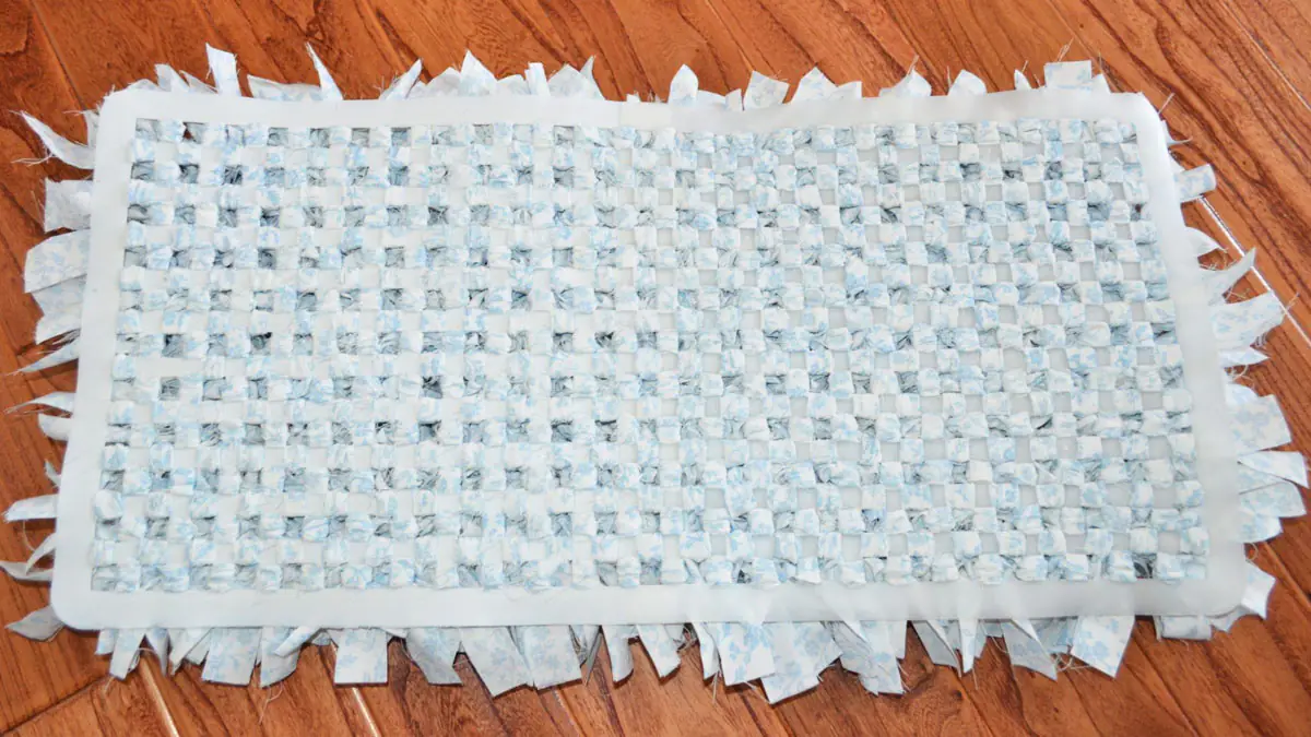 Pokud znovu využijete staré ručníky, které máte doma, můžete si sami vyrobit praktické a krásné dekorativní doplňky