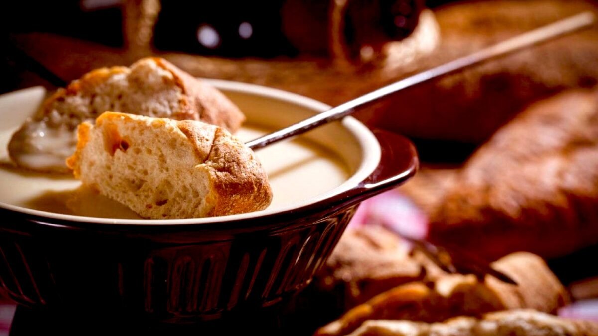 To není jen chléb: tady je to, co se ve skutečnosti podává k sýrovému fondue