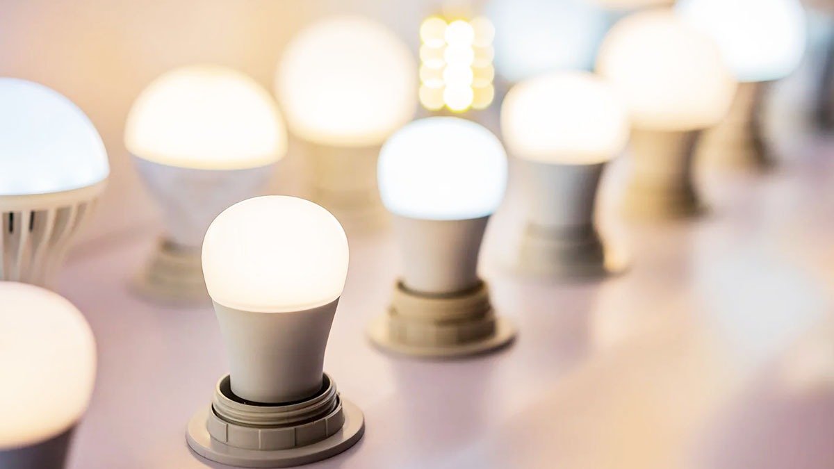 Vyhodil jsem všechny LED žárovky a vrátil jsem obyčejné sovětské žárovky: Proč už nikdy nevezmu LED