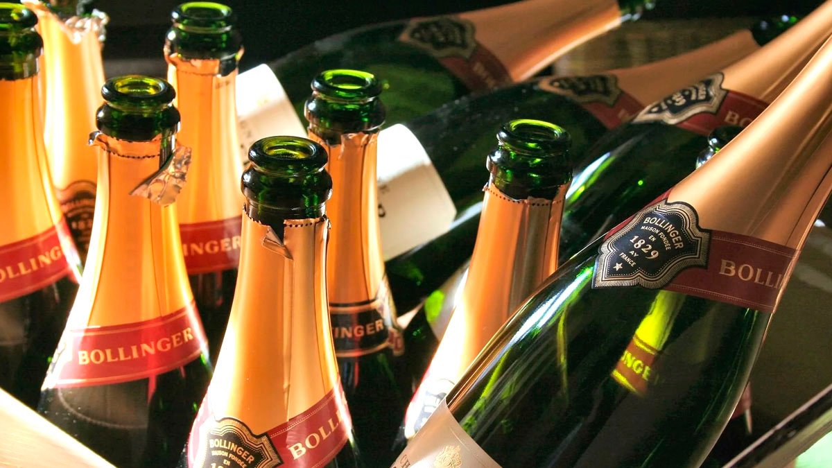 Recyklace: zachraňte láhev od šampaňského a proměňte ji v nádhernou novoroční dekoraci 19 Recyklace: zachraňte láhev od šampaňského a proměňte ji v nádhernou novoroční dekoraci