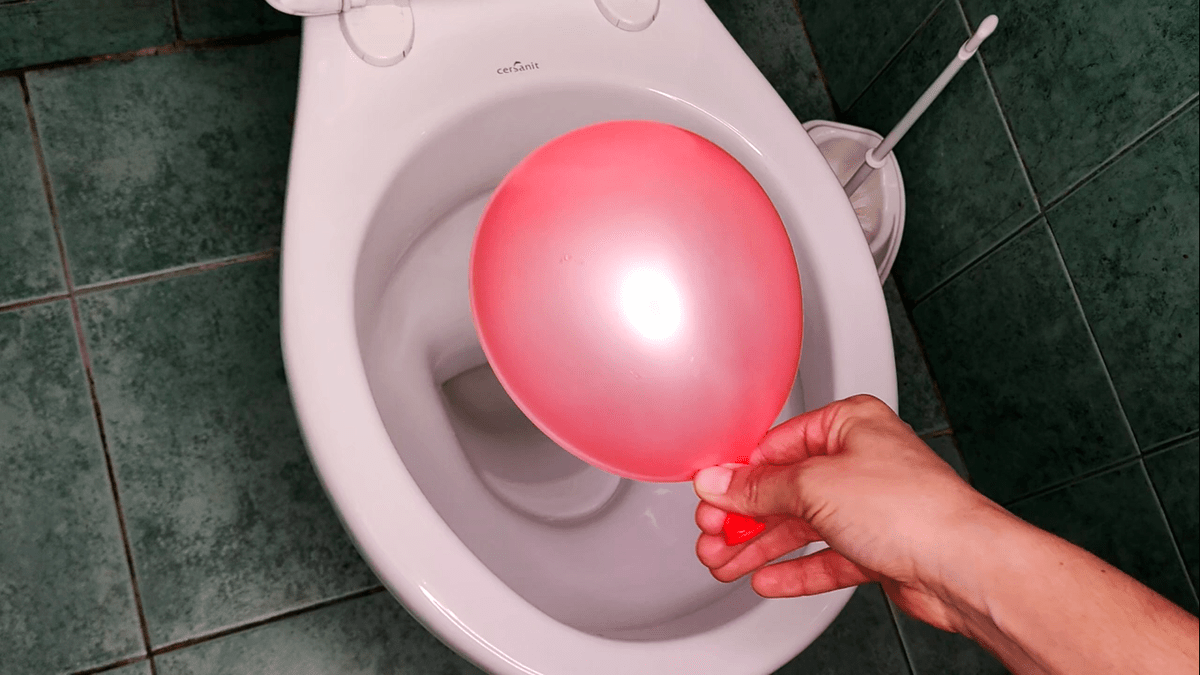 Dala jsem do záchodu balónek – za desítky let nikdo nic podobného neviděl