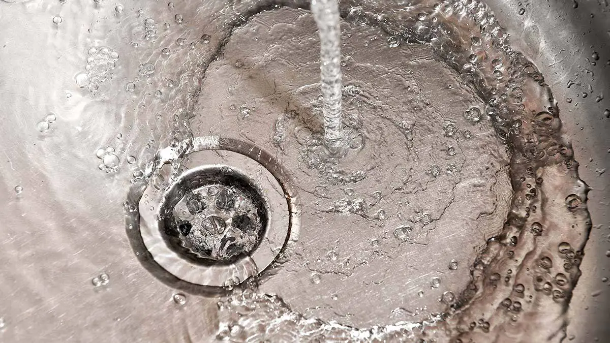 Trubky se zanášejí roky, ale vyřešit se to dá během jednoho večera – způsob, který se běžně drží v kuchyni