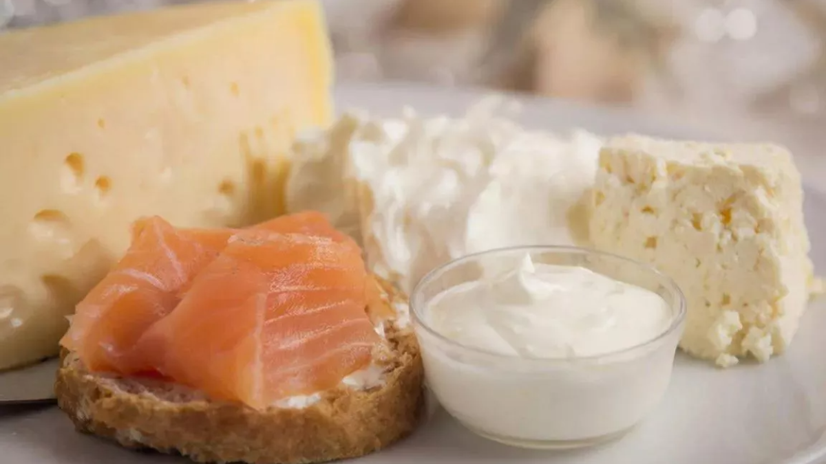 Domácí pomazánka na chlebíčky a jednohubky: levná, chutná a dobře drží tvar – od mascarpone po tvaroh 7 Domácí pomazánka na chlebíčky a jednohubky: levná, chutná a dobře drží tvar – od mascarpone po tvaroh