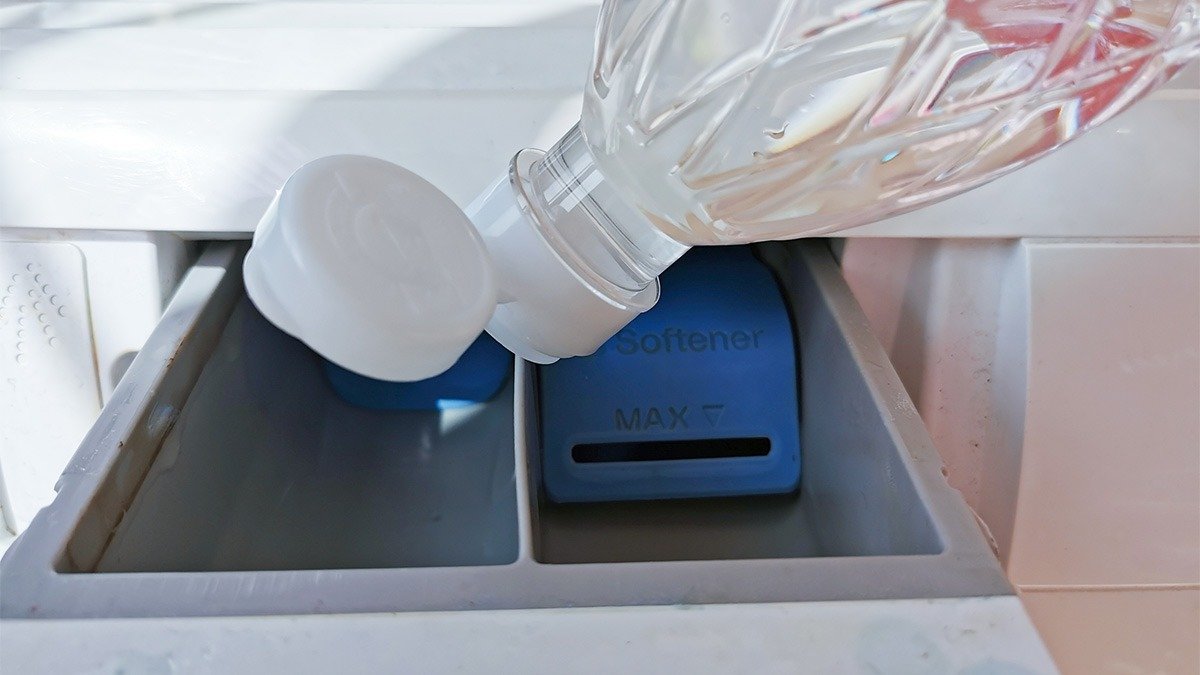 Pracuje jako hodinky a prádlo je čistší a měkčí: díky mistrovi, že včas ukázal, jak správně používat „pračku“ 3 Pracuje jako hodinky a prádlo je čistší a měkčí: díky mistrovi, že včas ukázal, jak správně používat „pračku“