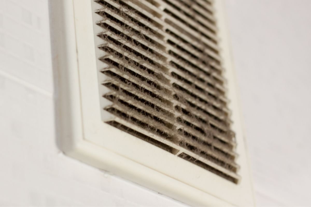 Jak čistit ventilační krytky pro lepší proudění vzduchu a méně prachu