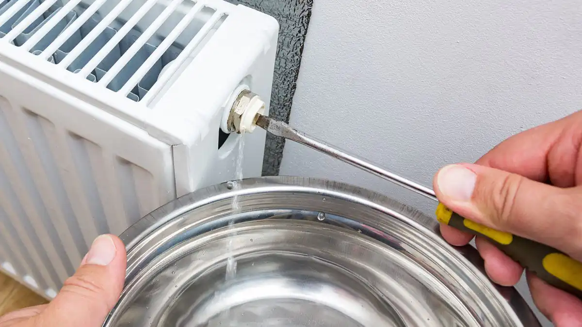 Proč jsou radiátory studené dole? Použijte jednoduchý trik odborníků a budou hřát rovnoměrně 2 Proč jsou radiátory studené dole? Použijte jednoduchý trik odborníků a budou hřát rovnoměrně