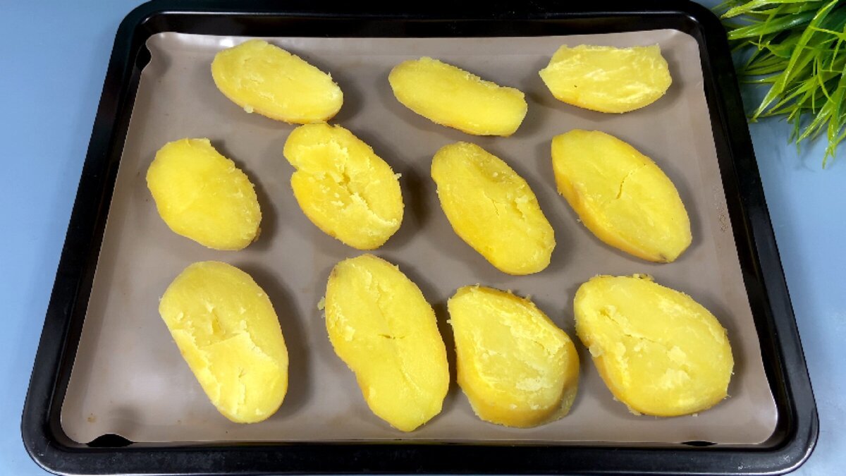 Nejkrémovější bramborová kaše se nedělá z mléka, ale ze 700 g brambor a 500 g másla