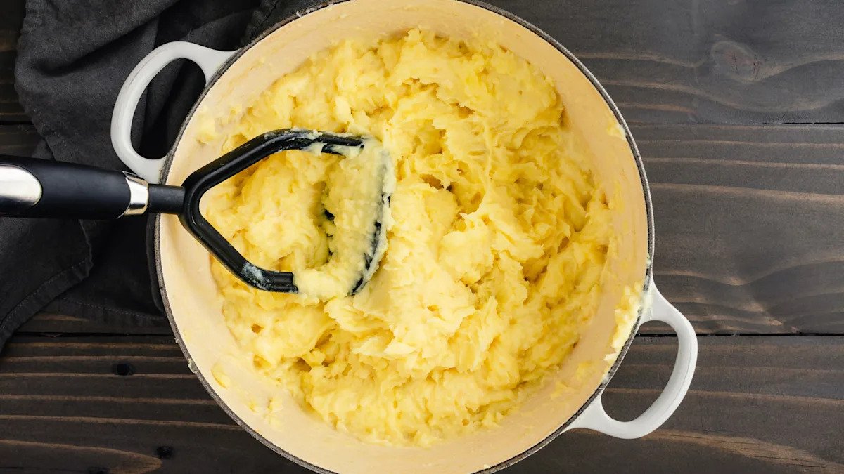 Šéfkuchař ve věku 65 let: „Nejkrémovější bramborová kaše vznikne smícháním 550 g brambor, 250 ml mléka a másla“