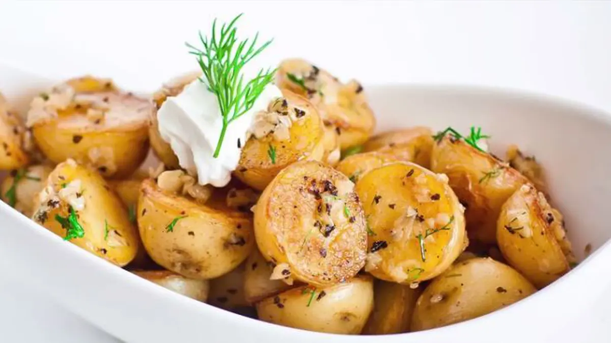 Tohle jídlo od restaurančního šéfkuchaře se stane vaším favoritem na vánočním stole: je chutné, hotové za půl hodiny a hlavní roli v něm hrají brambory