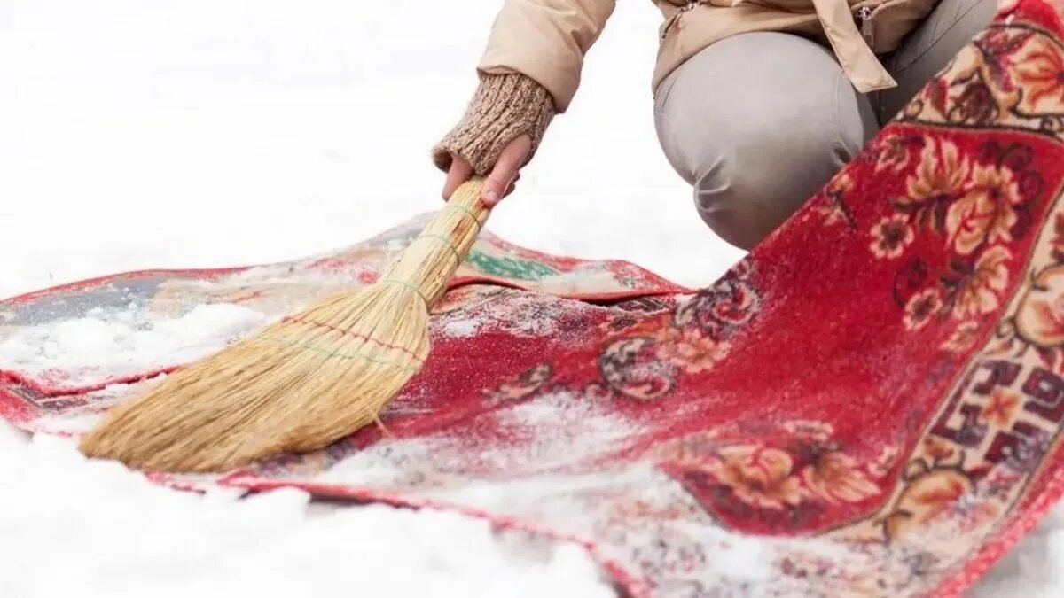 Čištění koberce sněhem Funguje tenhle domácí trik doopravdy