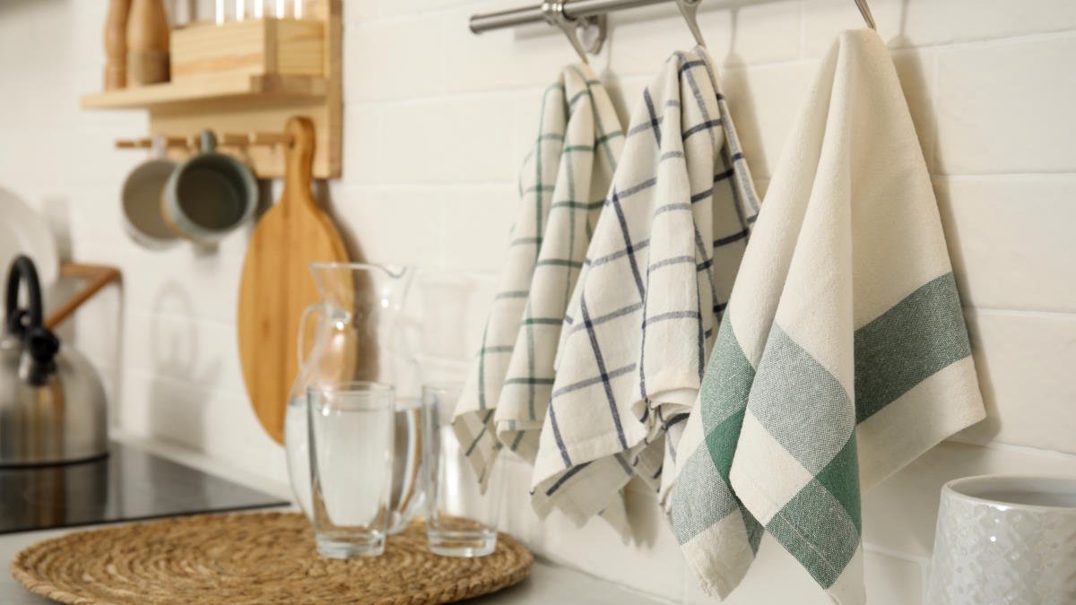 Jak vybělit kuchyňské utěrky: dva jednoduché způsoby, které opravdu fungují