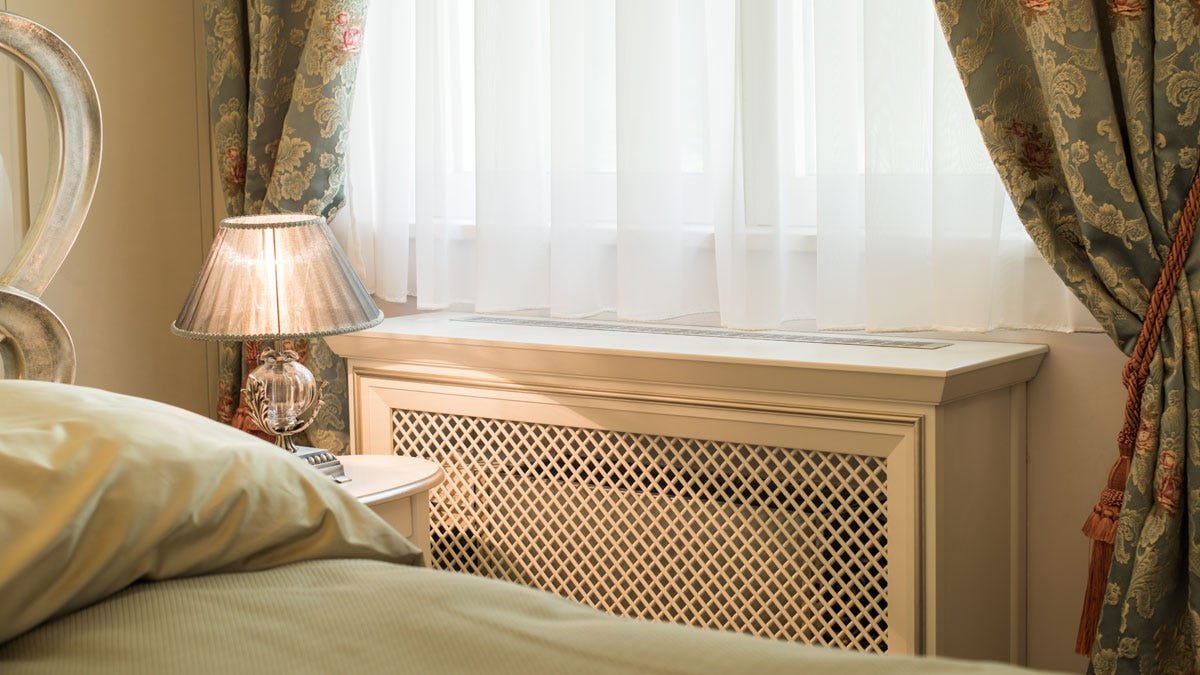 Závěsy před radiátorem jsou špatný nápad a mohou bránit šíření tepla