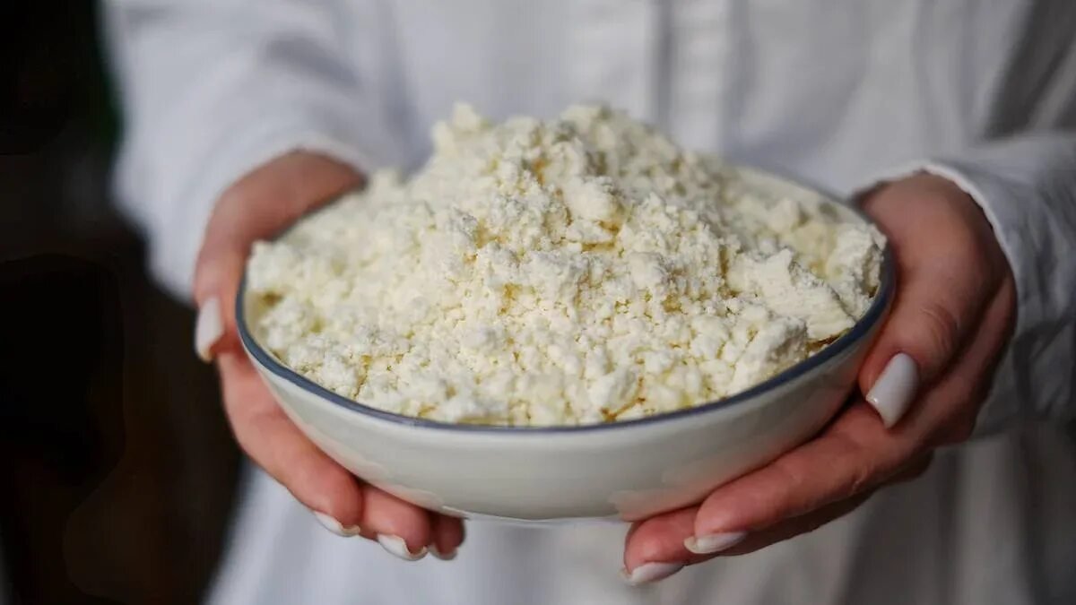 Nedělám tyhle chyby při pečení tvarohového koláče Nekroutí se ani nepraská