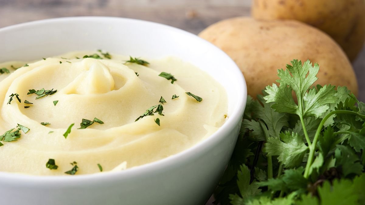 nejkremovejsi bramborova kase se nedela z mleka ale ze 700 g brambor a 500 g masla