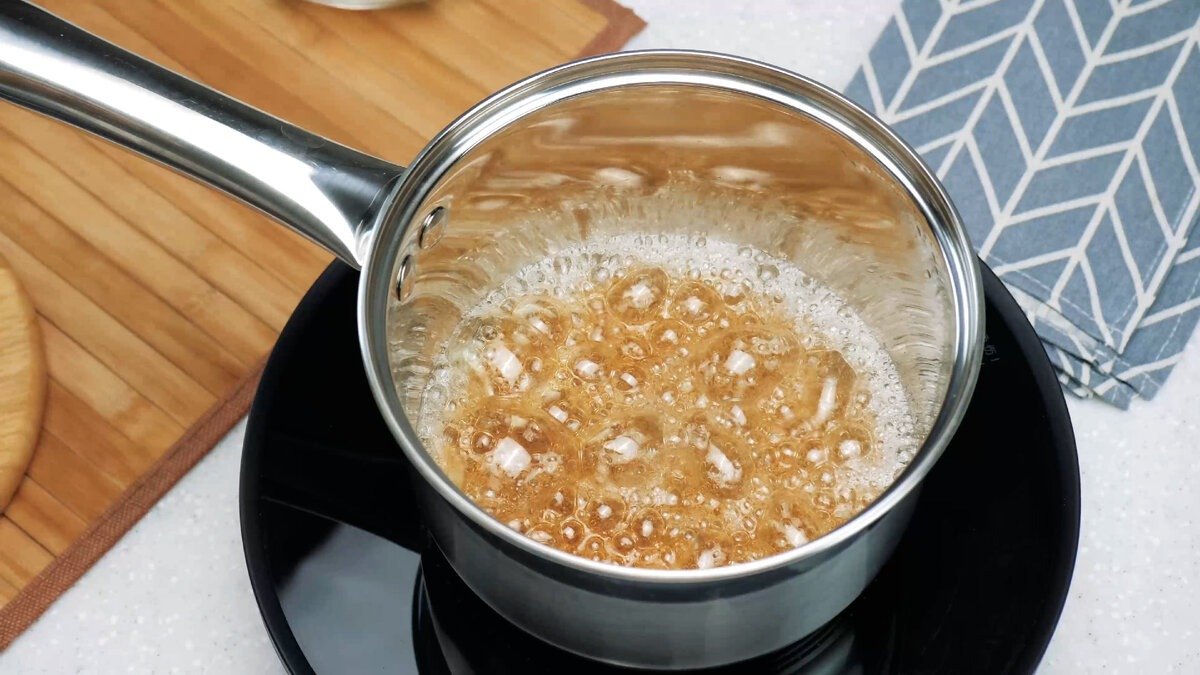 Smetanový fondán ze slazeného kondenzovaného mléka: jednoduchý a spolehlivý vánoční recept