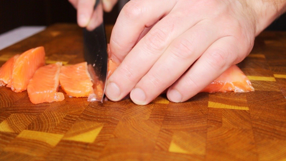 Ideální pohoštění na Nový rok 2026 – tartaletky s červenou rybou a avokádem: elegantní a chutné 3 Ideální pohoštění na Nový rok 2026 – tartaletky s červenou rybou a avokádem: elegantní a chutné