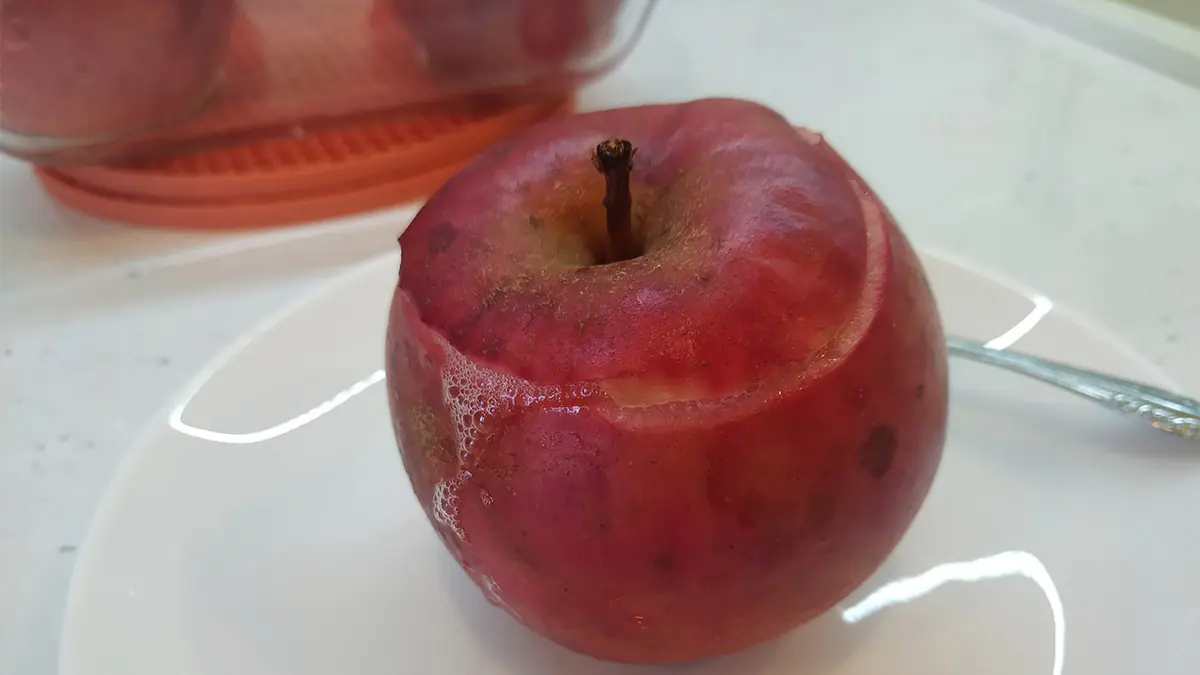 Pečená červená jablka na Štědrý večer