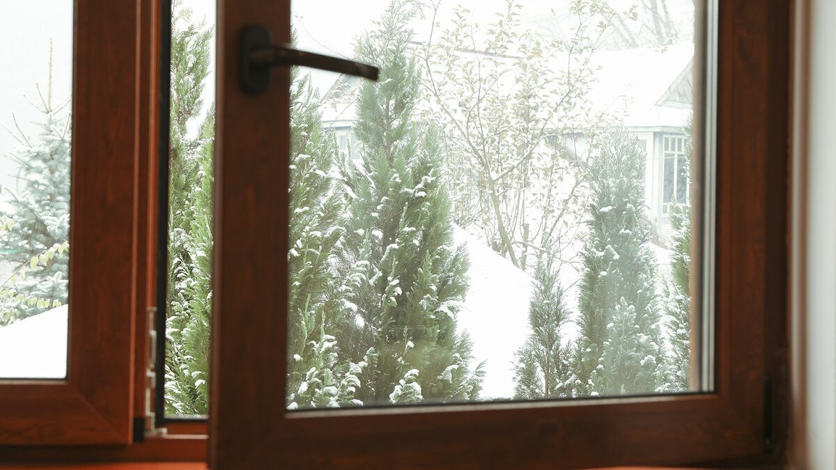 Zimní větrání „nárazem“ je minulost: vzorec 3–5 mění větrání v zimě