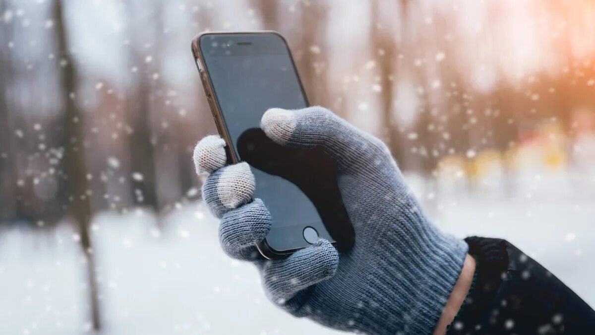 Proč se váš telefon v chladném počasí náhle vypíná a jak tomu předejít