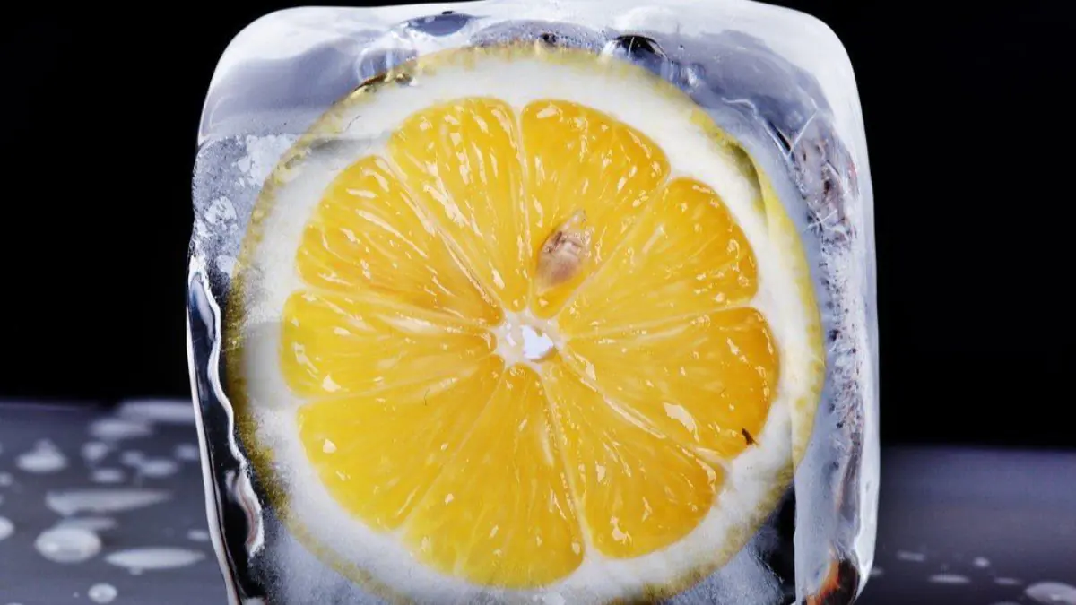 Proč zkušené hospodyňky mrazí citrony: kulinářské tajemství, které změní vaše recepty