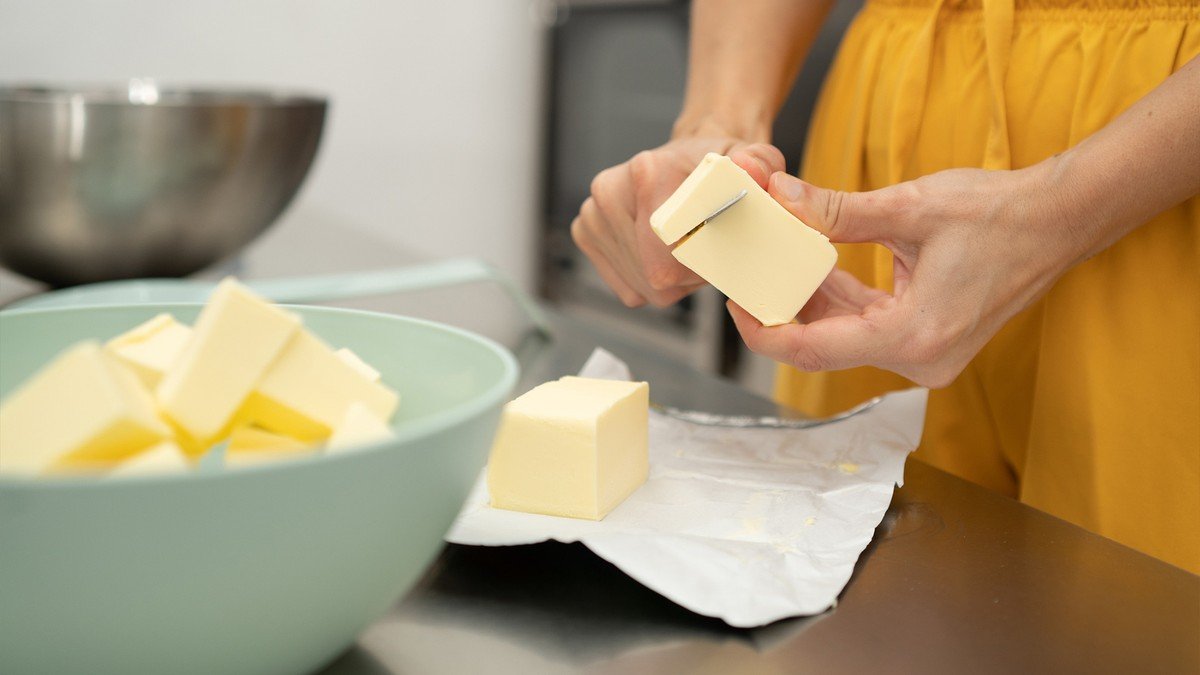 Nejkrémovější bramborová kaše se nedělá z mléka, ale ze 700 g brambor a 500 g másla