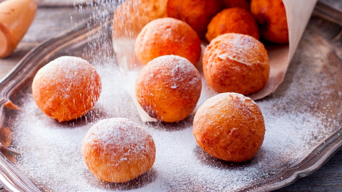 Rom do těsta, mrkev do oleje: triky cukrářky pro chytřejší smažení koblih