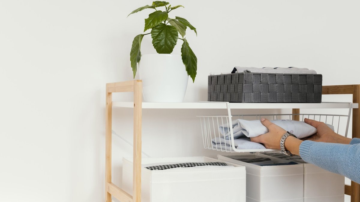 13 míst v domácnosti, která stojí za to uklidit před novoročními svátky po česku