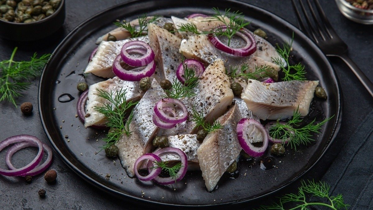 Sleď se bude rozplývat na jazyku Tento „ingredienc“ vytáhne sůl jako vysavač