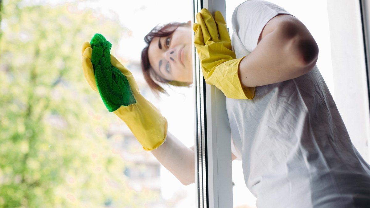 Tato rada včelaře umyje okna tak, že nezůstane ani stopa